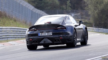 Новый Porsche 911 станет гибридом