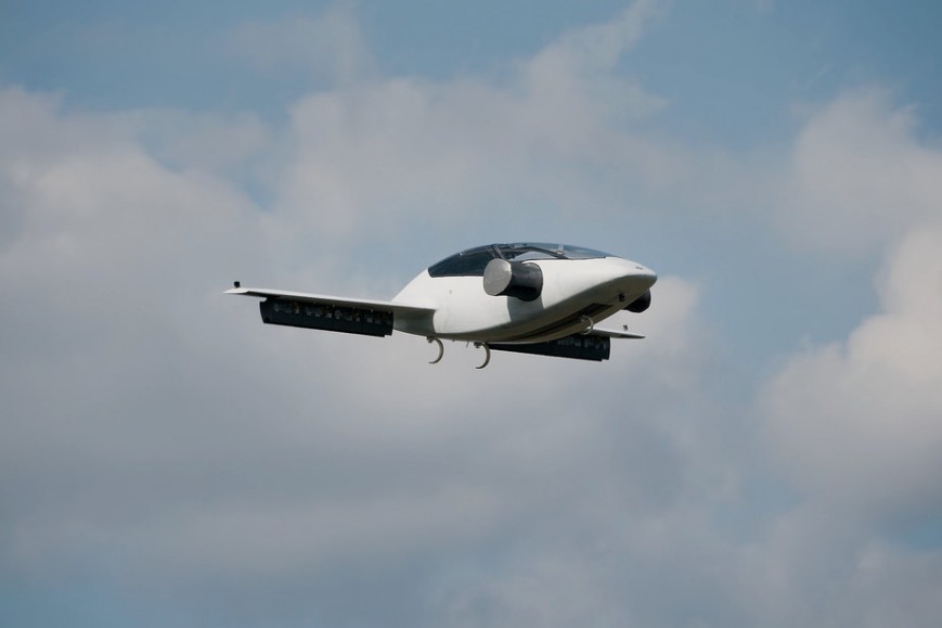 Летающий электрокар провел первый тестовый полет в Германии